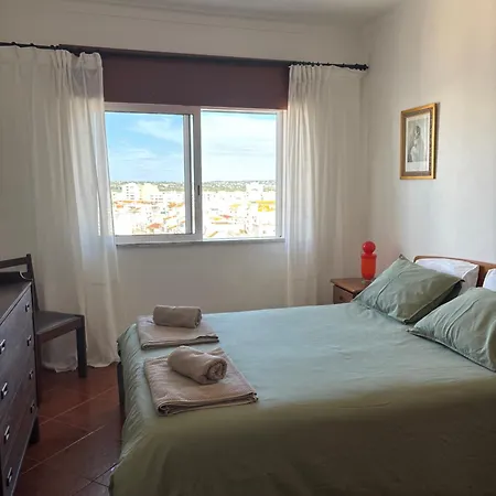 Apartamento T2 A 150 M De La